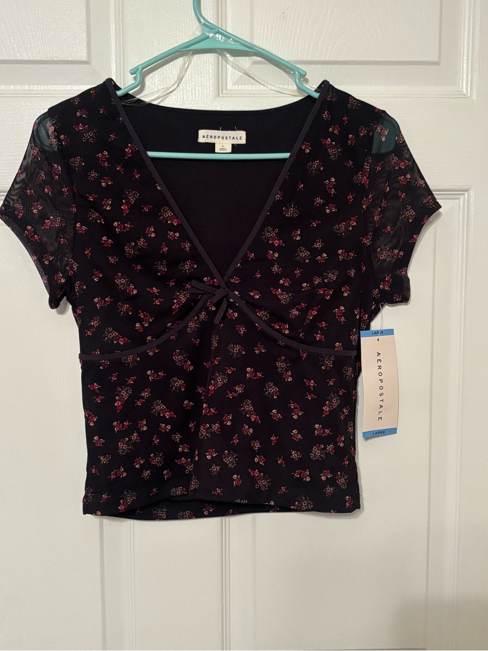 Aeropostale Black Floral Tie-Front V-Neck Crop Too